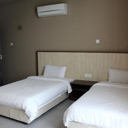 Tribeca Suites Кучінг Екстер'єр фото