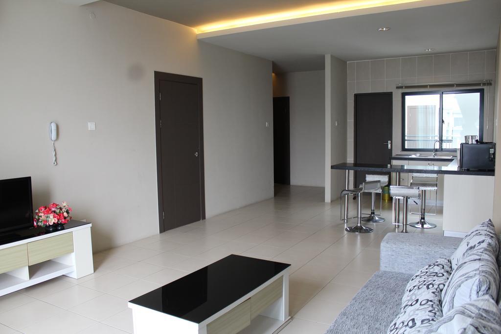 Tribeca Suites Кучінг Екстер'єр фото