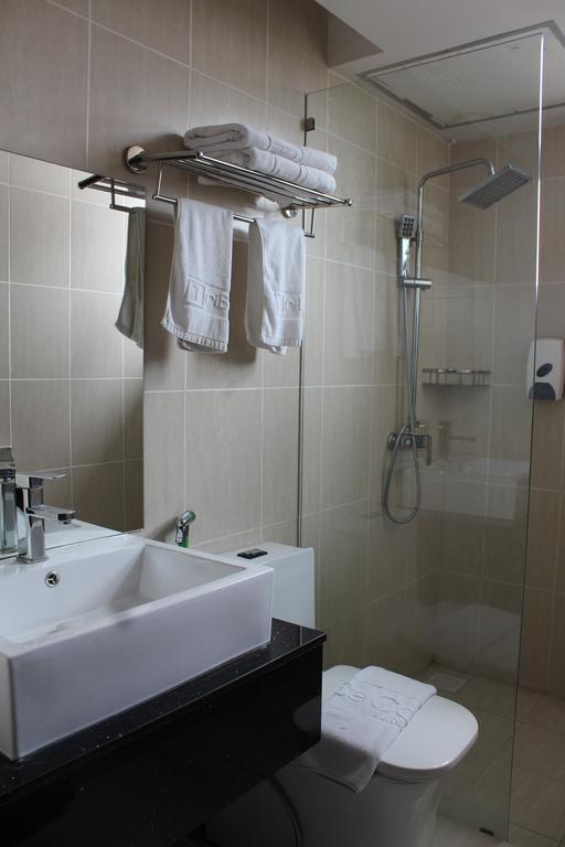 Tribeca Suites Кучінг Екстер'єр фото